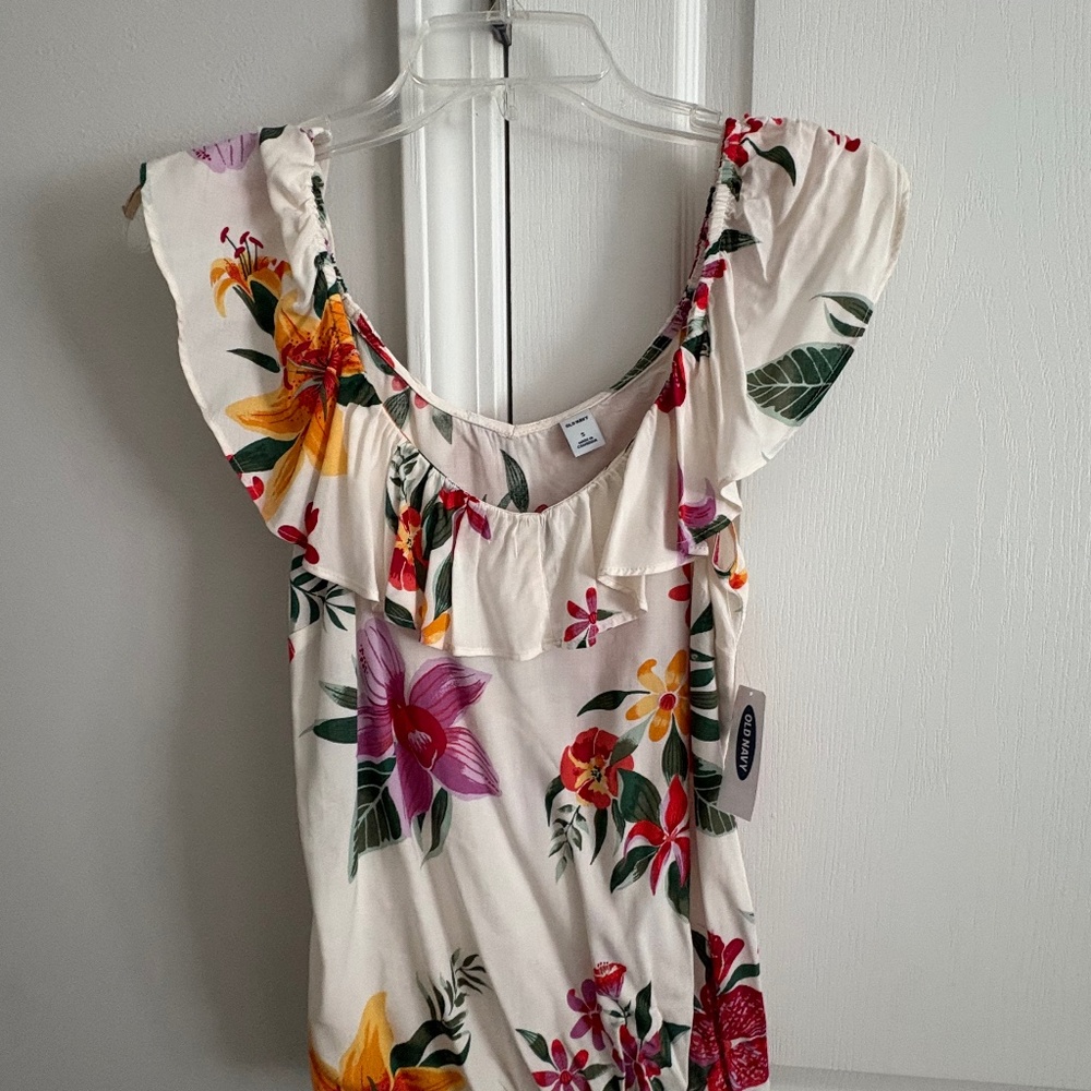 Ladies Size Small Old Navy Top- NWT